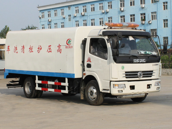 東風多利卡護欄清洗車
