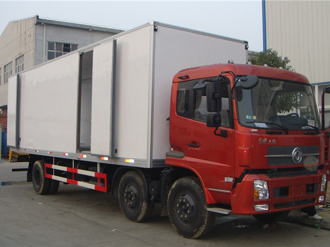 東風天錦冷藏車8.6米