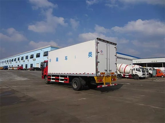 解放冷藏車6.7米