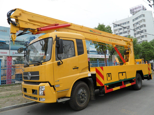 高空作業車