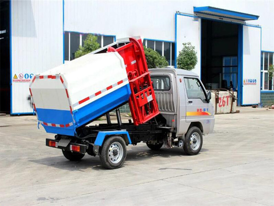 凱馬自裝卸(掛桶)3方垃圾車(可上藍牌)