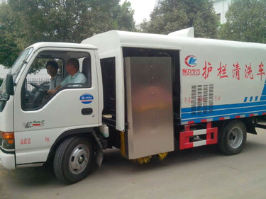 慶鈴護欄清洗車