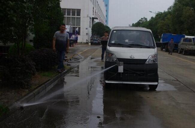 小型道路養護清洗車(人行道,廠區,小區路麵養護)