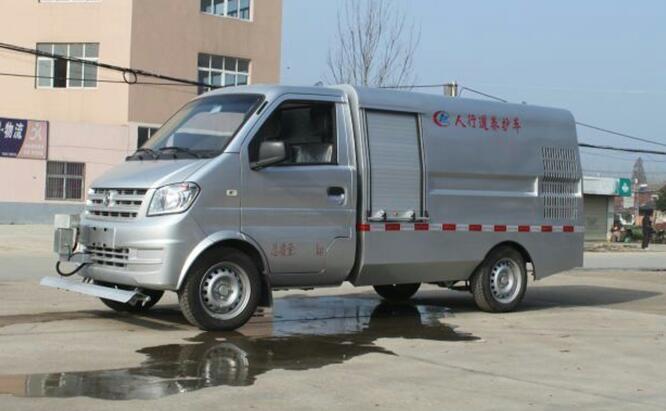 小型道路養護清洗車(人行道,廠區,小區路麵養護)