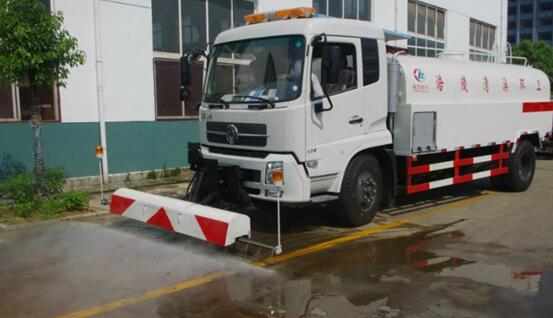 路麵清洗車(8噸-10噸)