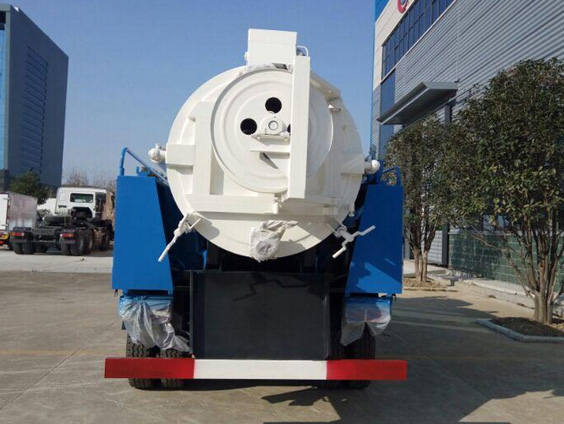 8噸聯合疏通車(水罐2.5方,汙水罐5.5方)