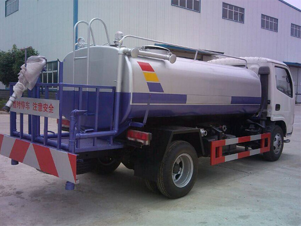 小型灑水車(5-6噸熱銷谈球吧app赛事分析报告)