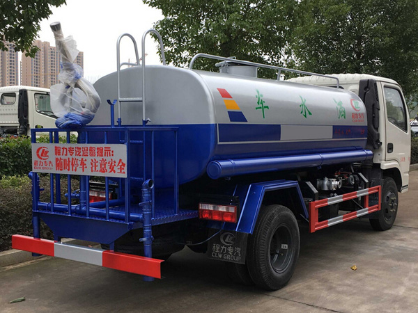小型灑水車(5-6噸熱銷谈球吧app赛事分析报告)