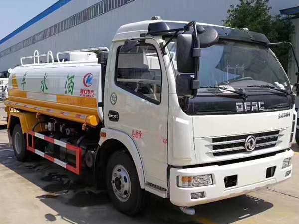 8方灑水車（大多利卡灑水車）