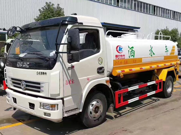 8方灑水車(大多利卡灑水車)