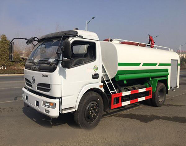 8噸灑水車（帶消防灑水多功能）