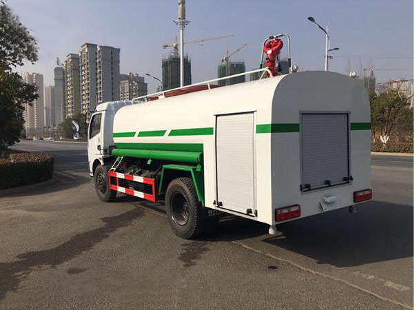 8噸灑水車(帶消防灑水多功能)