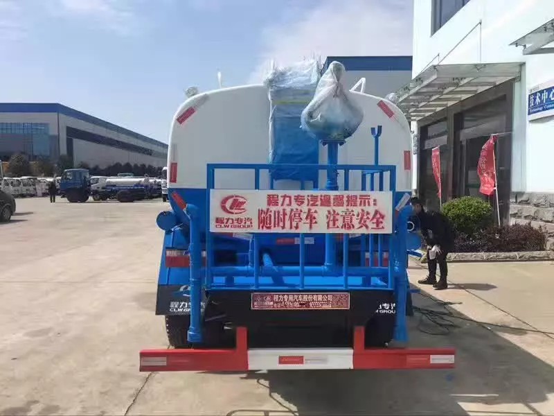10噸灑水車(東風大多利卡灑水車)