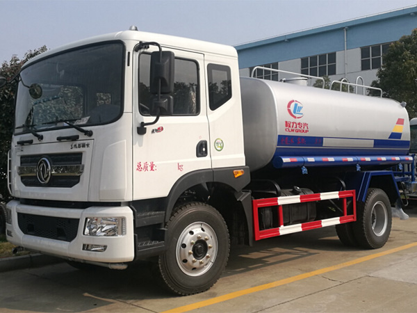 東風D9灑水車(14噸)