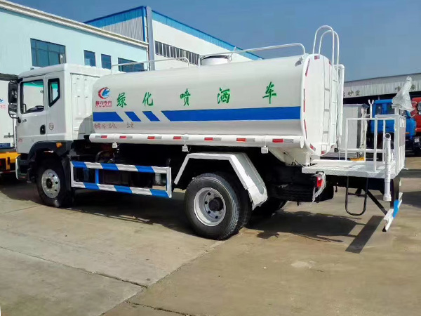 12噸灑水車(多利卡D9谈球吧app赛事分析报告)