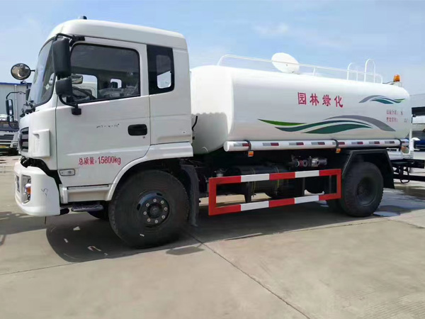 12-14噸灑水車(新款東風專底灑水車)