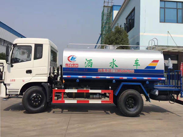 12-14噸灑水車(新款東風專底灑水車)