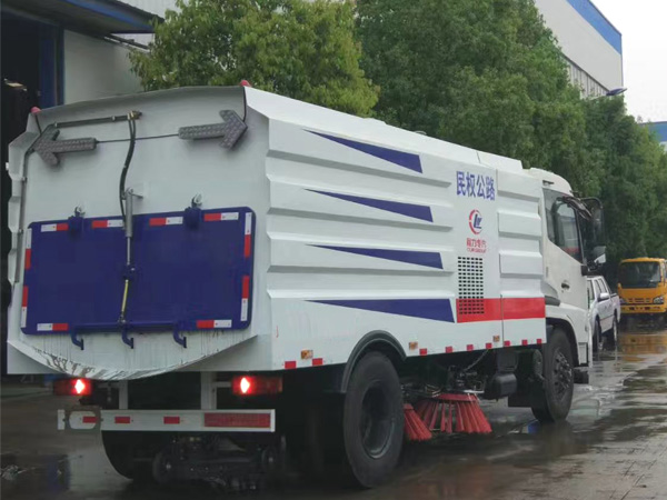 東風天錦掃路車(水箱4方/塵箱8方)