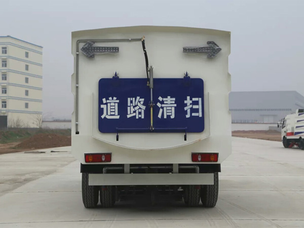 東風天錦掃路車(水箱4方/塵箱8方)
