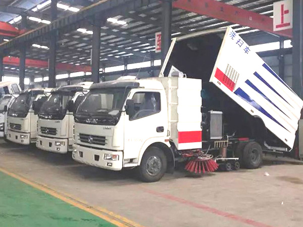 8噸洗掃車(東風多利卡)