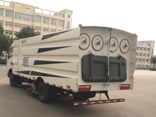 多利卡吸塵車(水箱1.5方/塵箱6方)