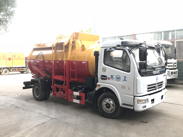 餐廚垃圾回收車(6噸)