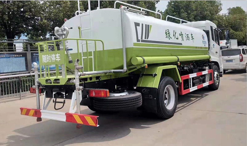 12/14噸灑水車--國六天錦