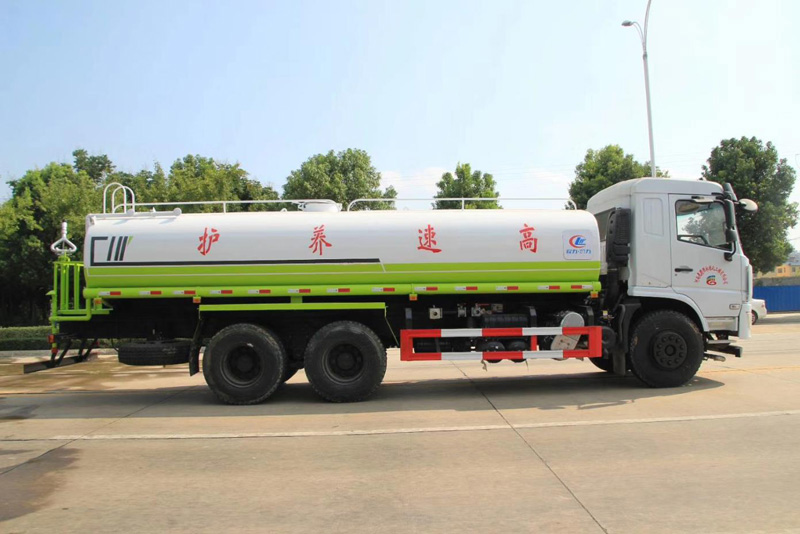 20噸灑水車--東風專底雙橋