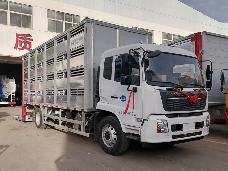 運豬車(東風天錦6.8米)