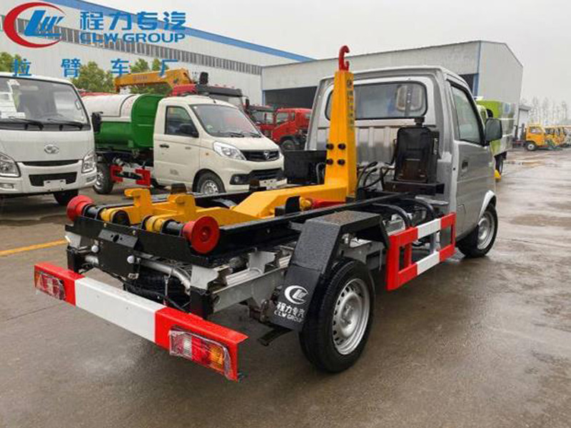 東風小康勾臂垃圾車