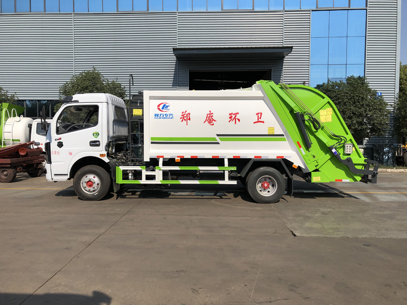 東風多利卡壓縮式垃圾車(8方)