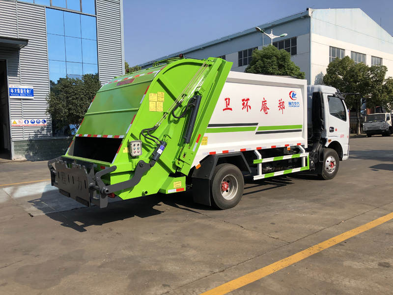 東風多利卡壓縮式垃圾車(8方)