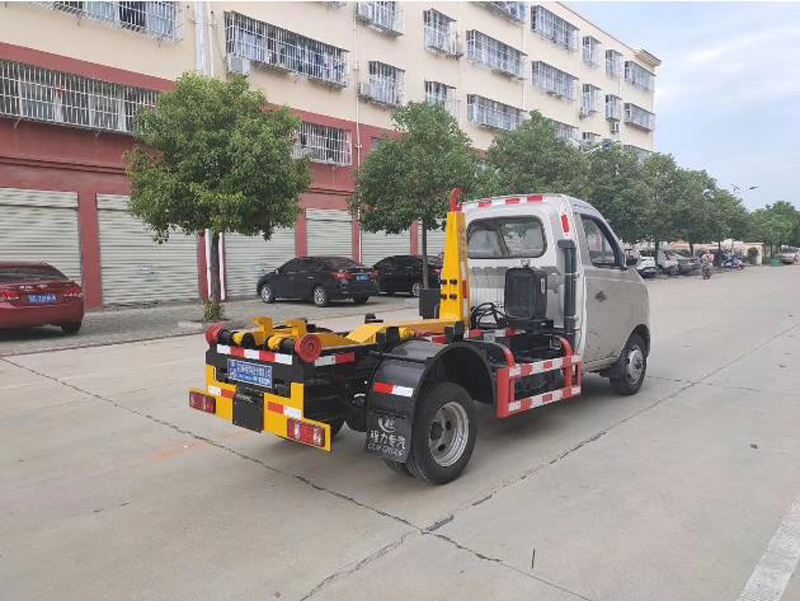 長安鉤臂垃圾車（後雙輪）