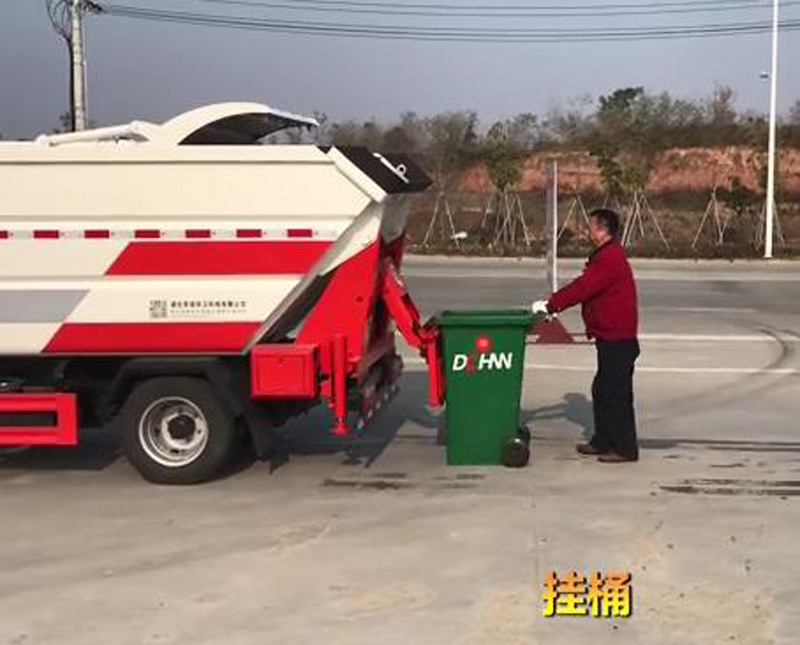 後掛桶無泄漏垃圾車(3.5方)