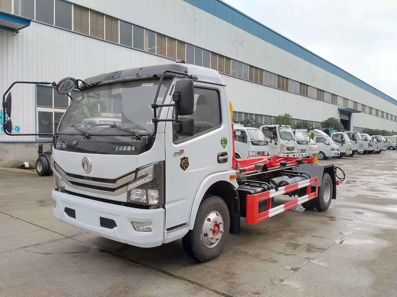 東風多利卡鉤臂式垃圾車(6方)