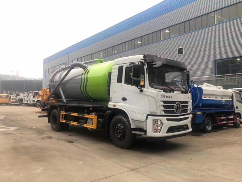 東風專底12方吸汙車