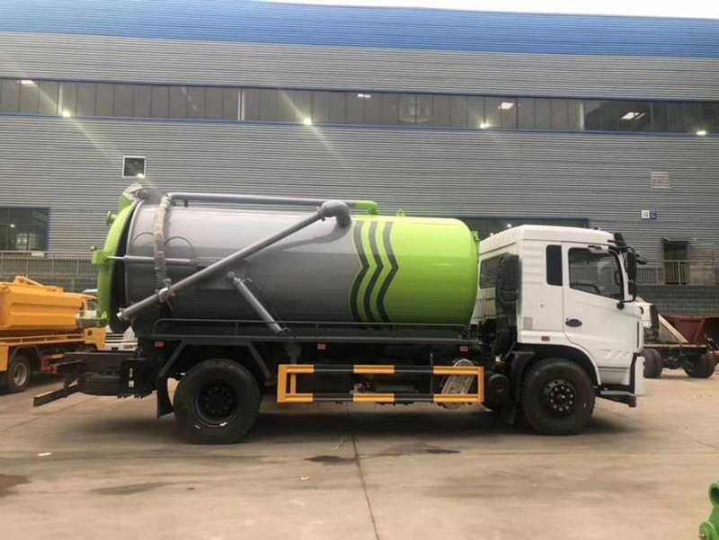 東風專底12方吸汙車