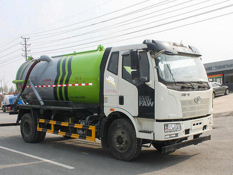 解放J6吸汙車（容積15立方）