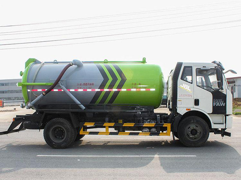 解放J6吸汙車(容積15立方)