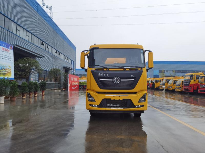 東風天龍後雙橋吸汙車(容積20立方)