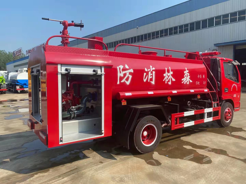 4噸小型消防灑水車